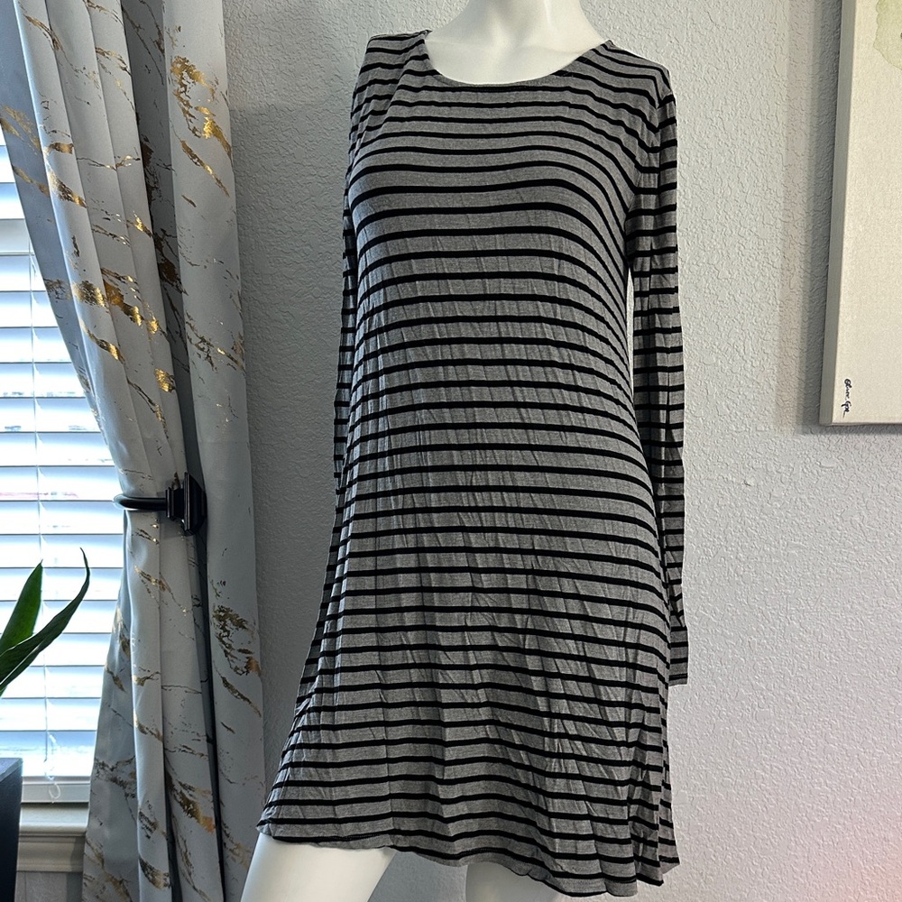 Old Navy Black and Gray Striped Long Sleeve Dress